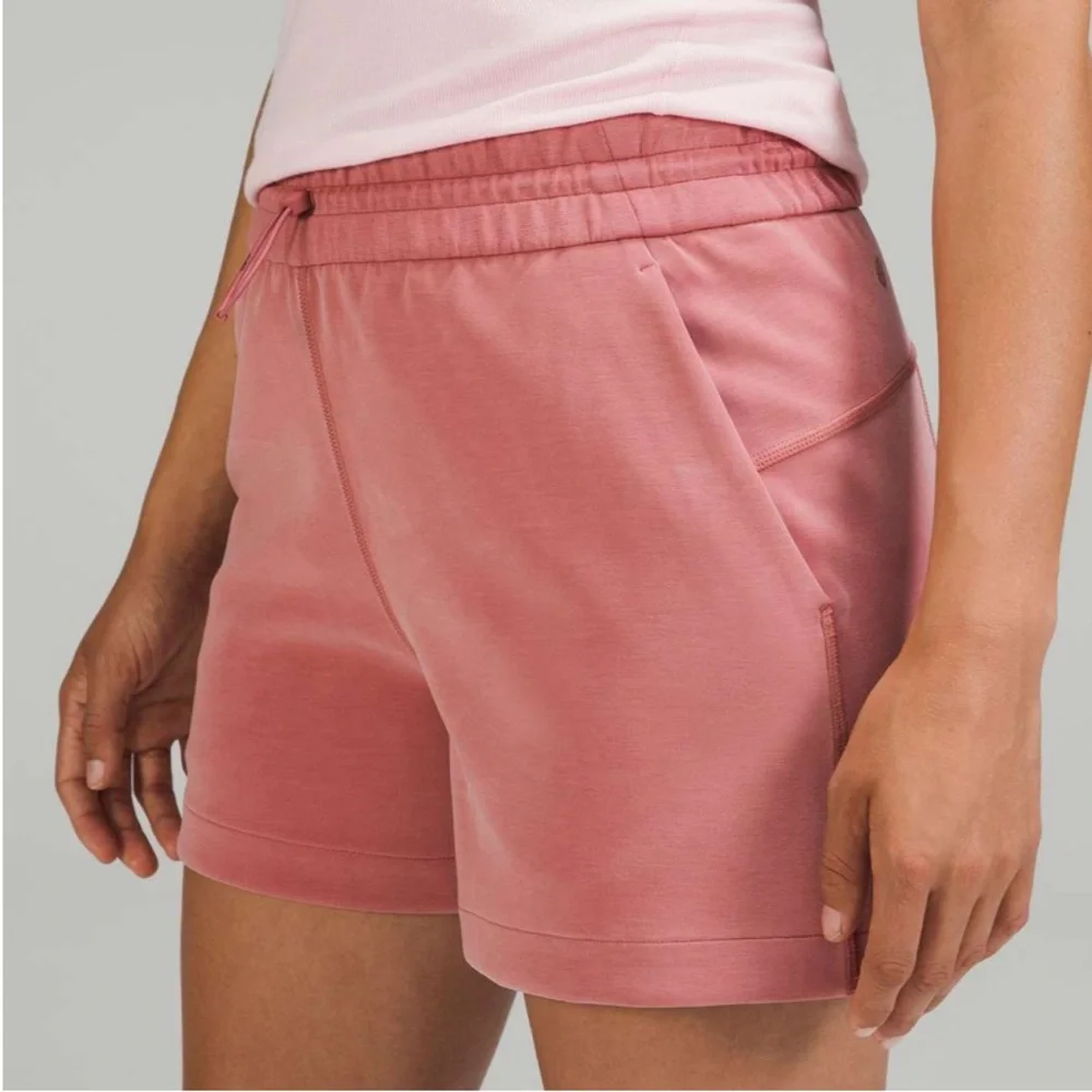 Lululemon Softstreme High-Rise Short 4